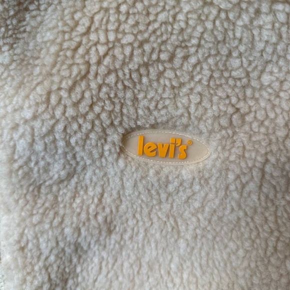 New! Levi’s Sherpa Fleece Vest – Women’s XS – Beige - Picture 12 of 13
